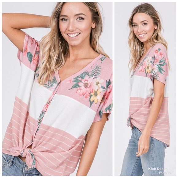 Tops - 💐LAST 1! Floral/Tropical Leaf Color Block Top!